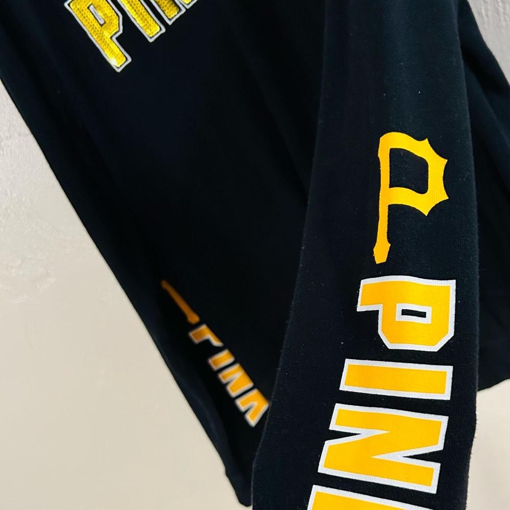 Victoria’s Secret PINK Pittsburgh Pirates Sequin Logo Long Sleeve Sweatshirt - Picture 3 of 3